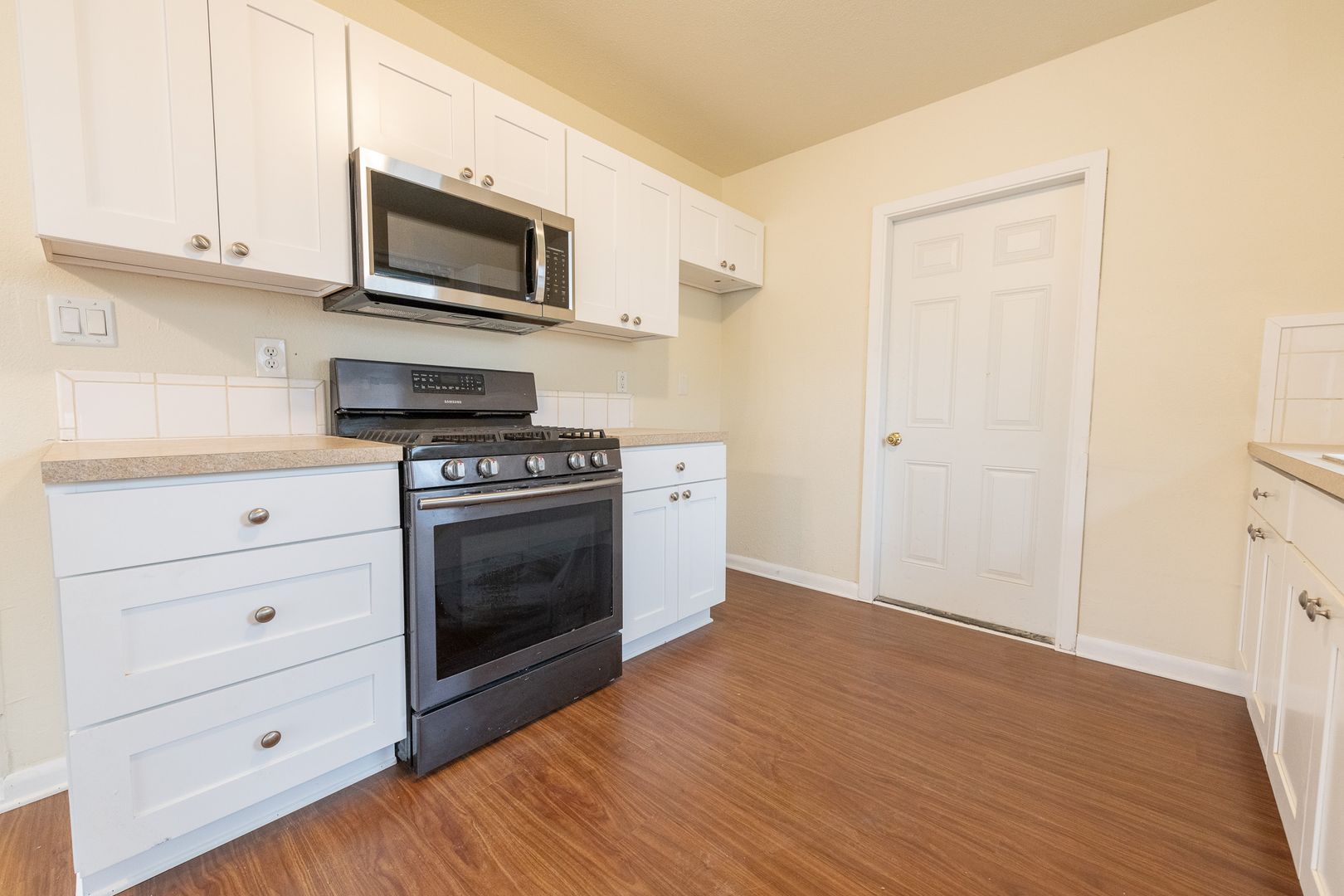 Portland Apartment: 11130 NE Knott Street