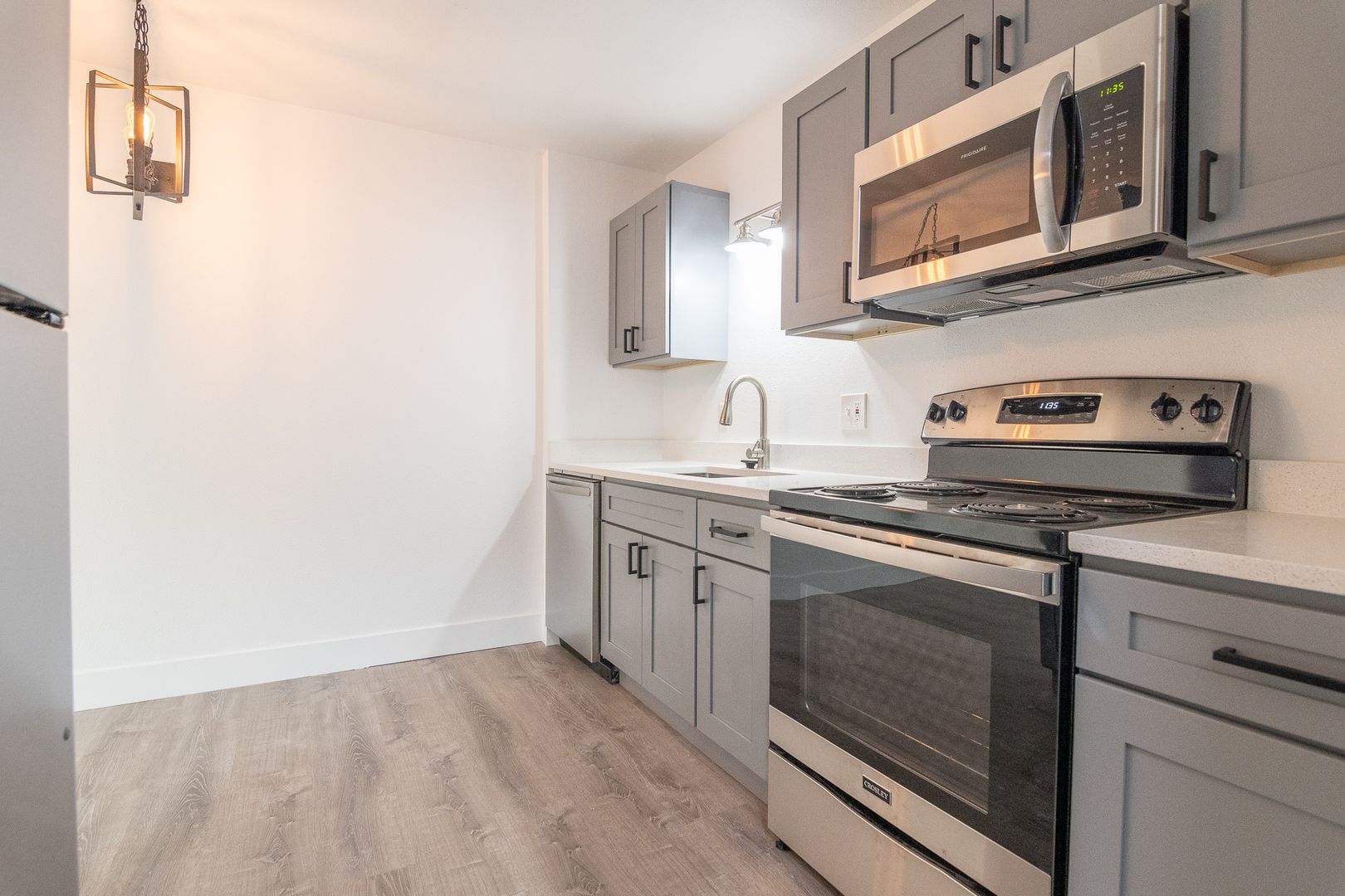 Milwaukie Apartment: 3430 SE Harrison St
