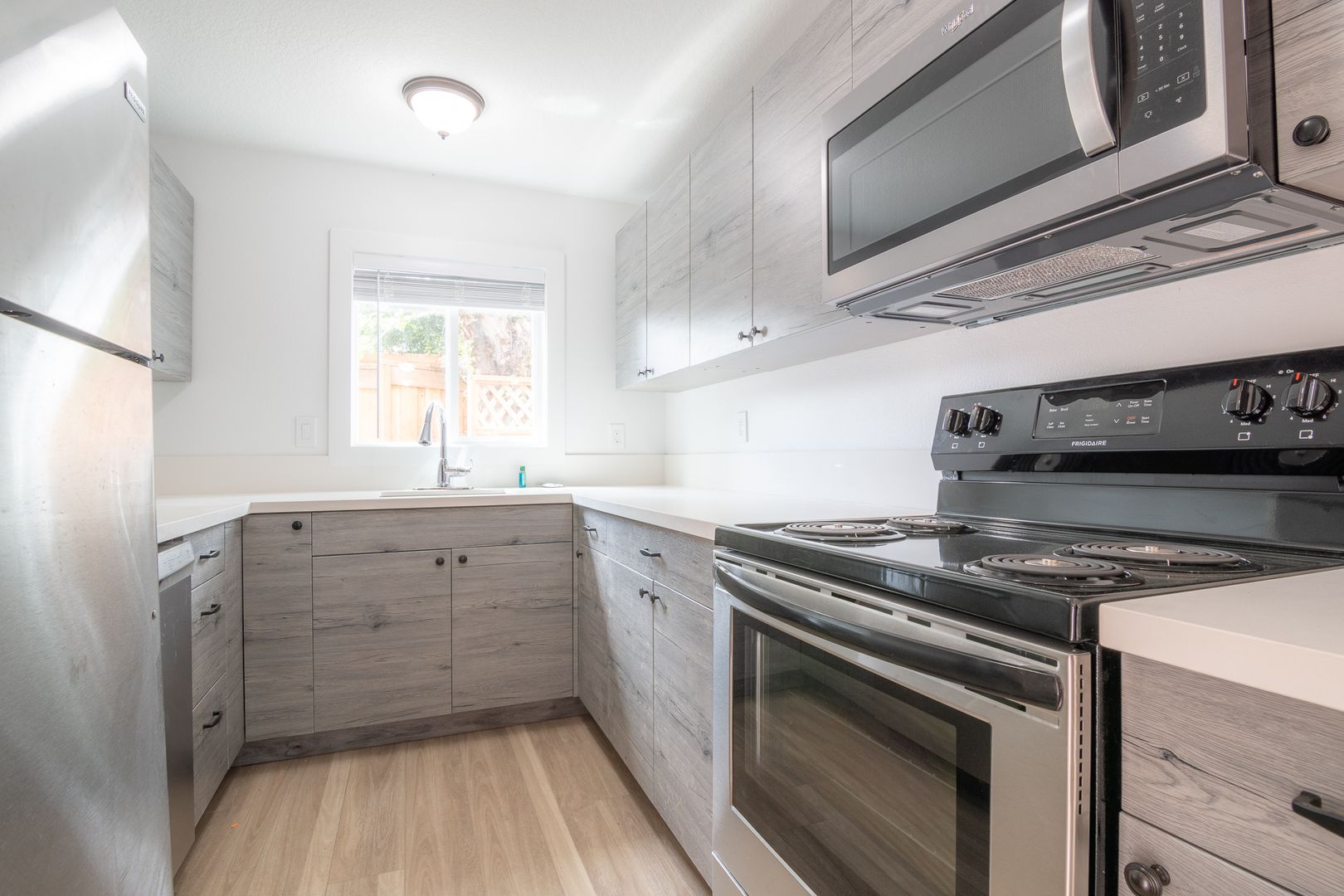 Portland Apartment: 4845 SE 65th Ave