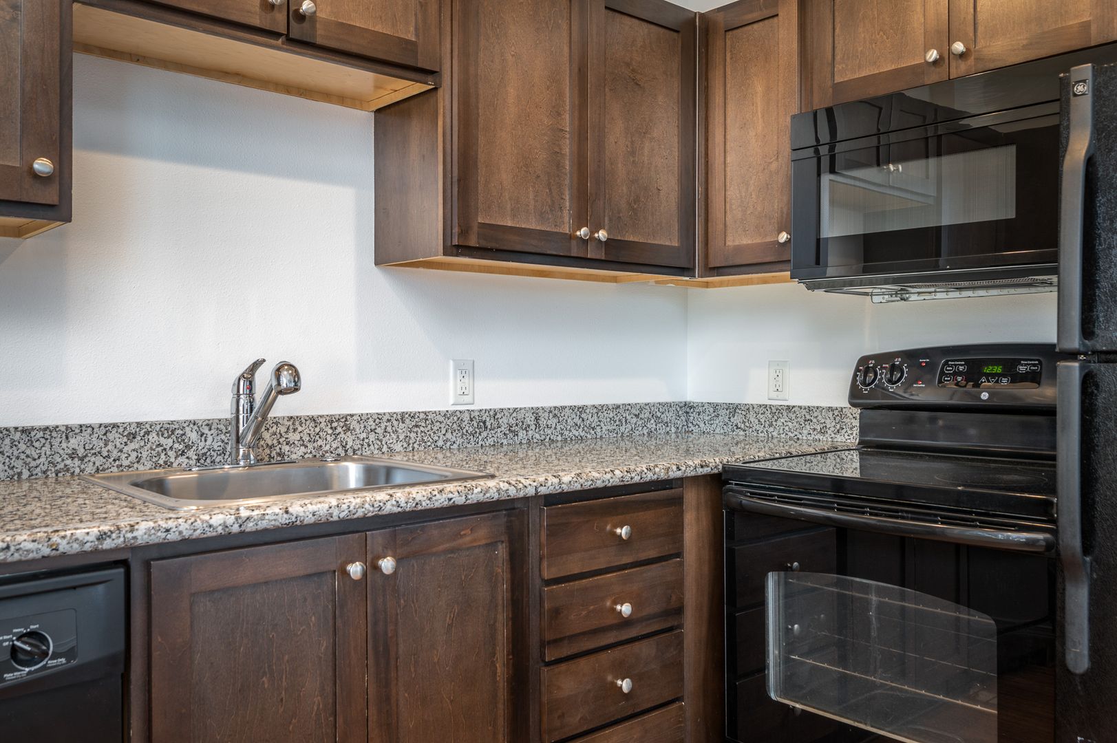 Portland Apartment: 455 NE 24th Ave