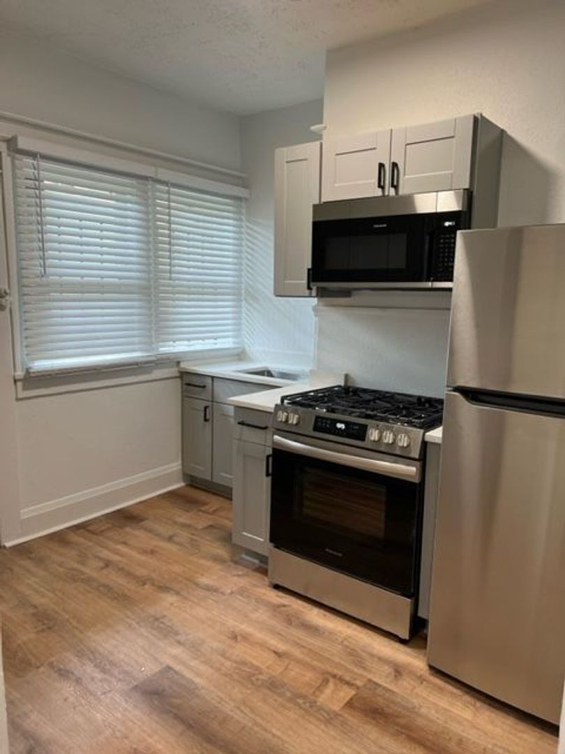 Portland Apartment: 433-439 SE 28th Ave