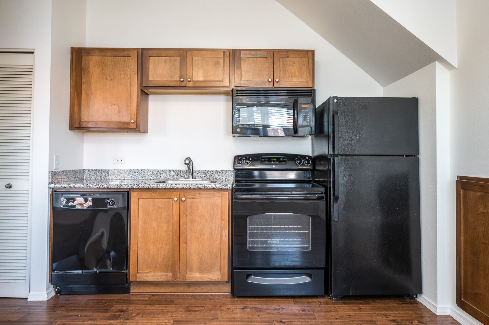 Portland Apartment: 455 NE 24th Ave