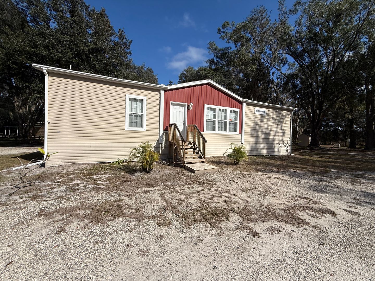 Plant City Apartment: 640 Frank Griffin Ave