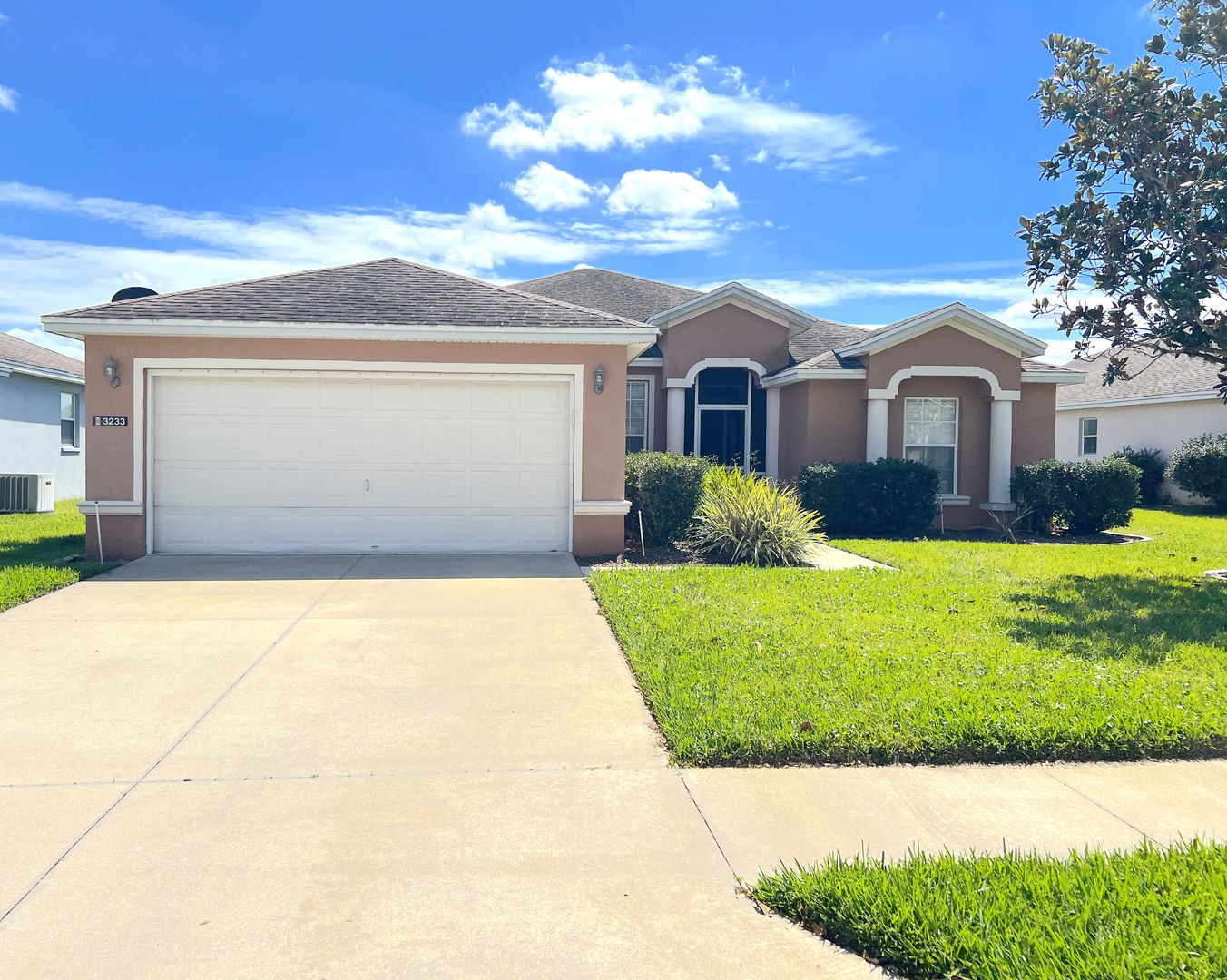 Lakeland House: 3233 Bellflower Way