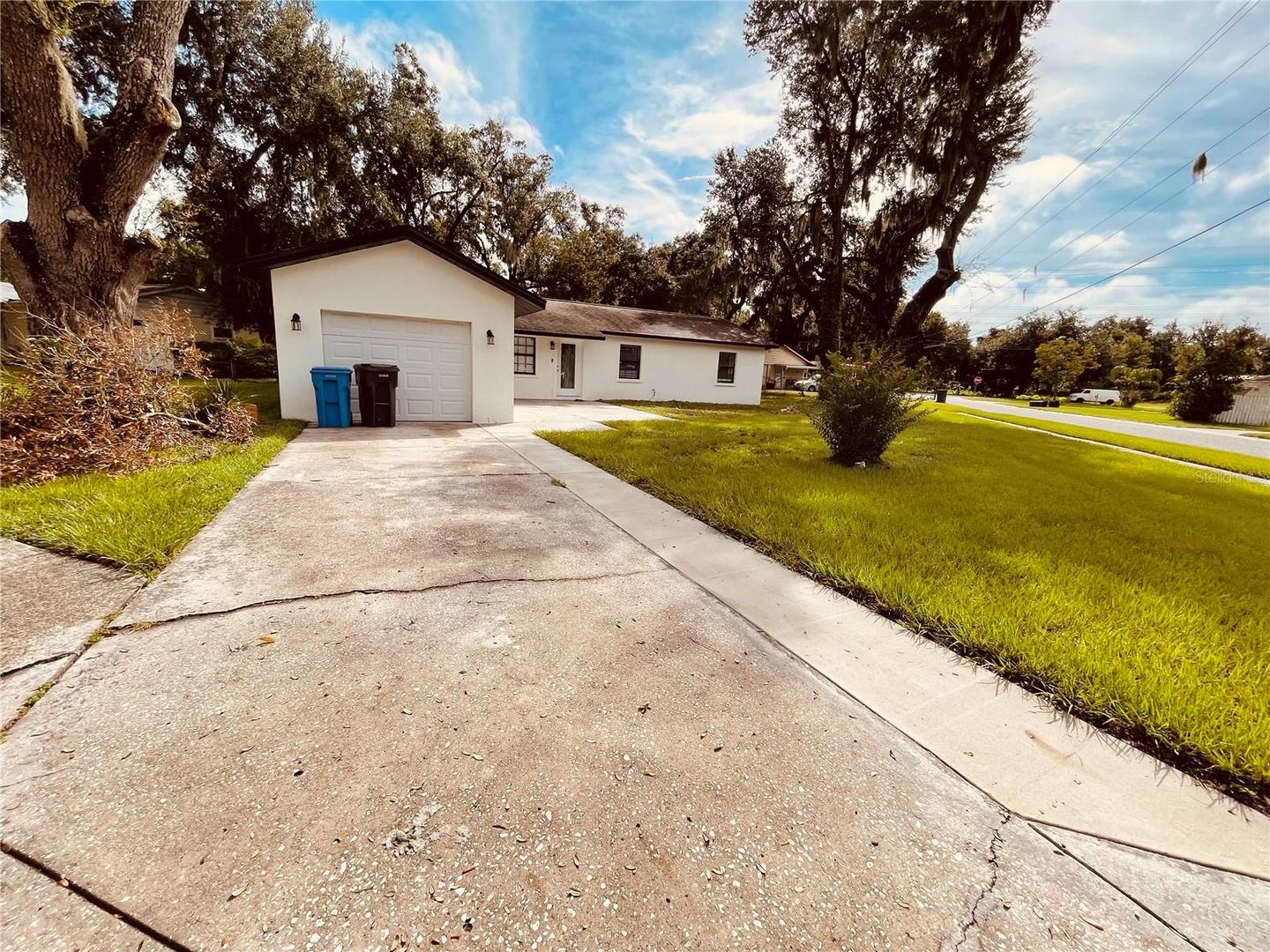 Plant City House: 3210 Laurel Ln