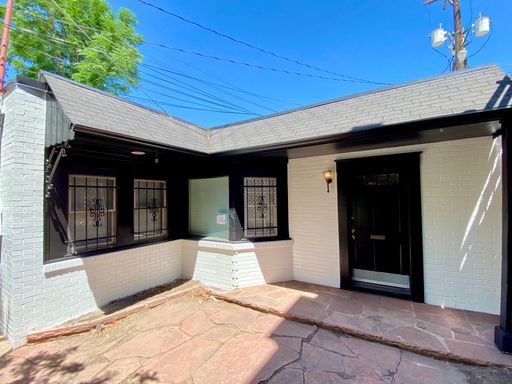 6 bed, 2 bath home in the heart of Capitol Hill, available NOW!! – photo 1