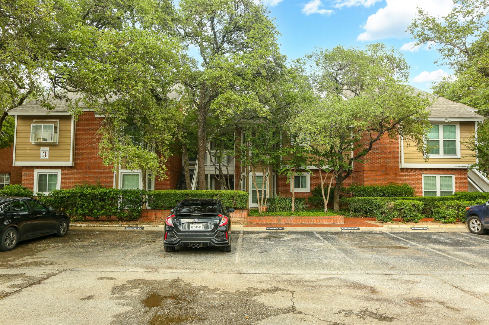 San Antonio Condo: 13130 Blanco Rd. #301