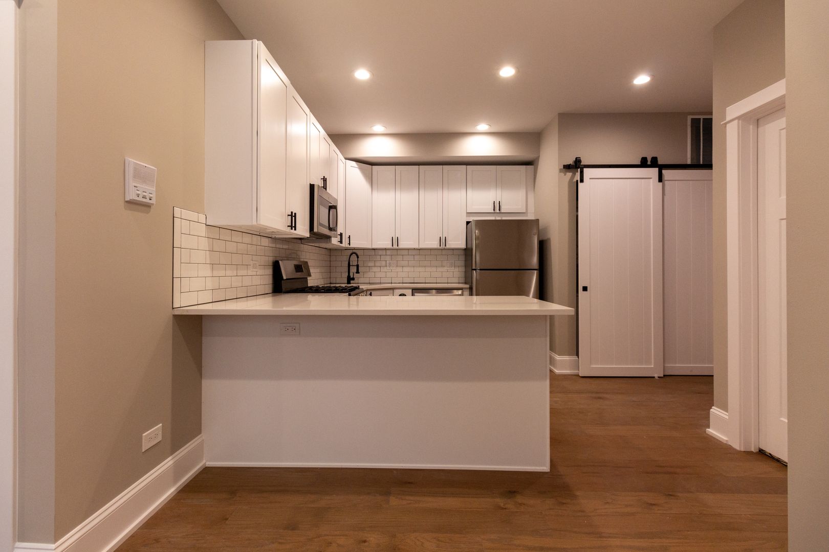 Chicago Apartment: 3256 N Monticello Ave