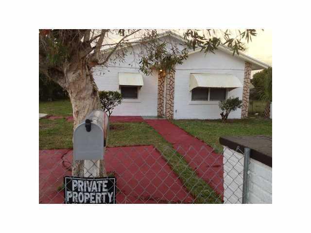 Riviera Beach House: 1525 W 15th Street