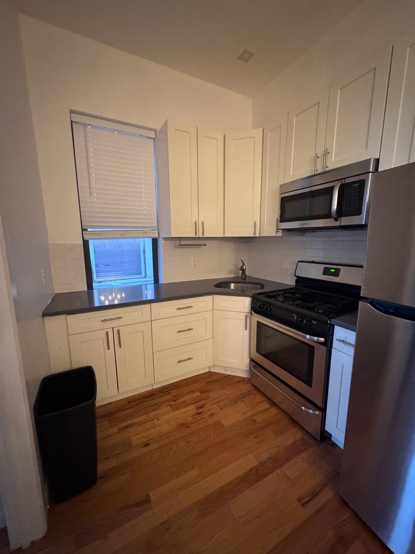 Queens Apartment: 124-14 Metropolitan Ave