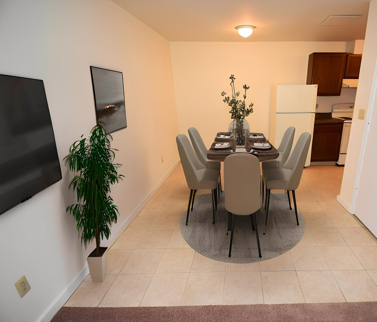 Seymour Apartment: 20 Reservoir Manor