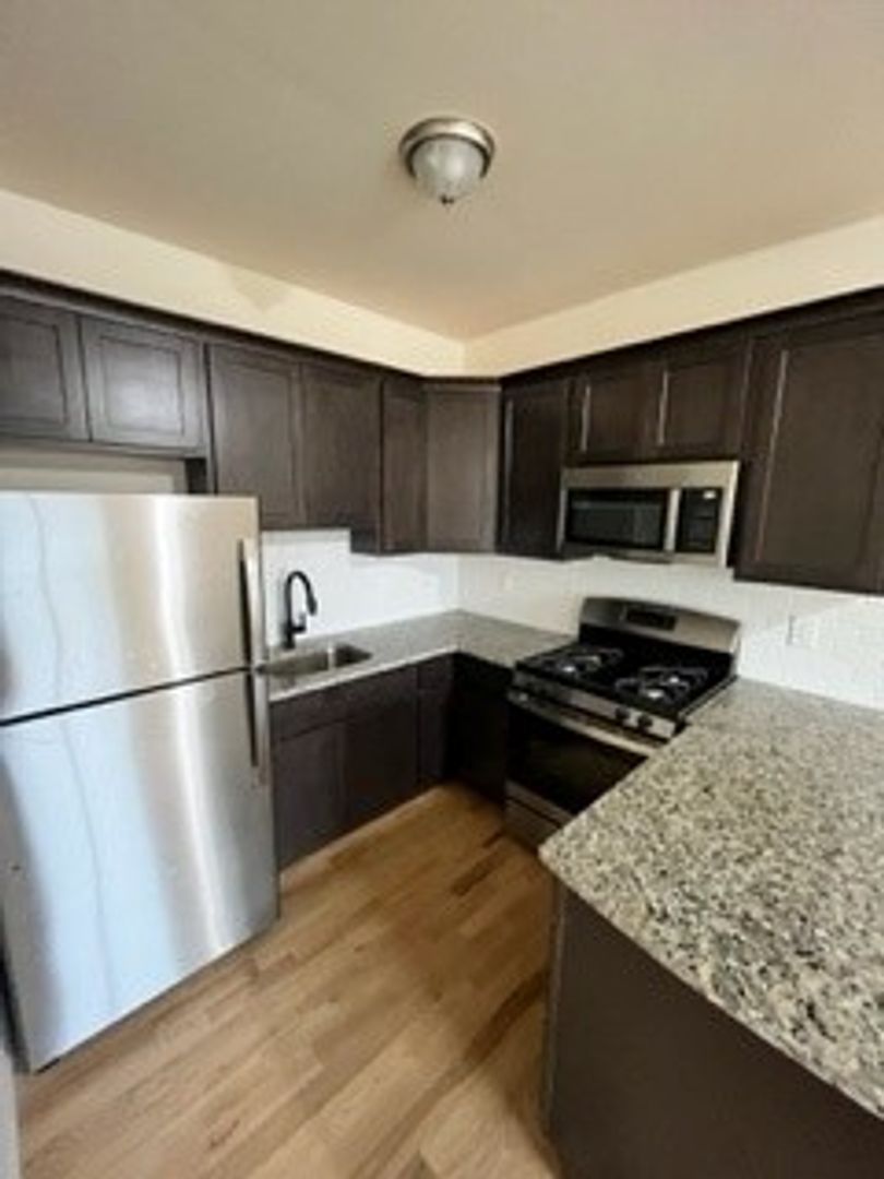 Milford Apartment: 361-363 Bridgeport Avenue