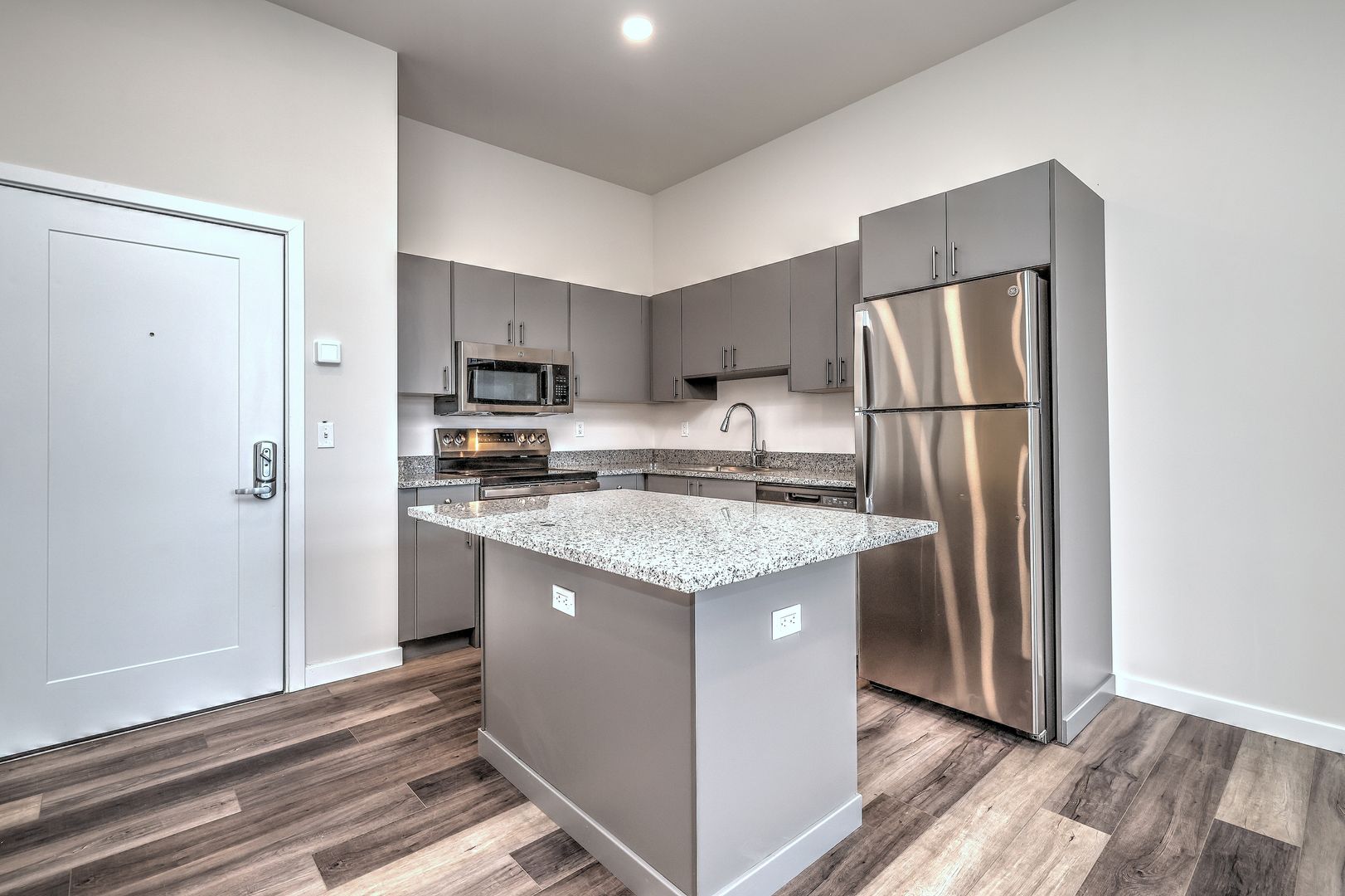 Shelton Apartment: 275 Coram Road