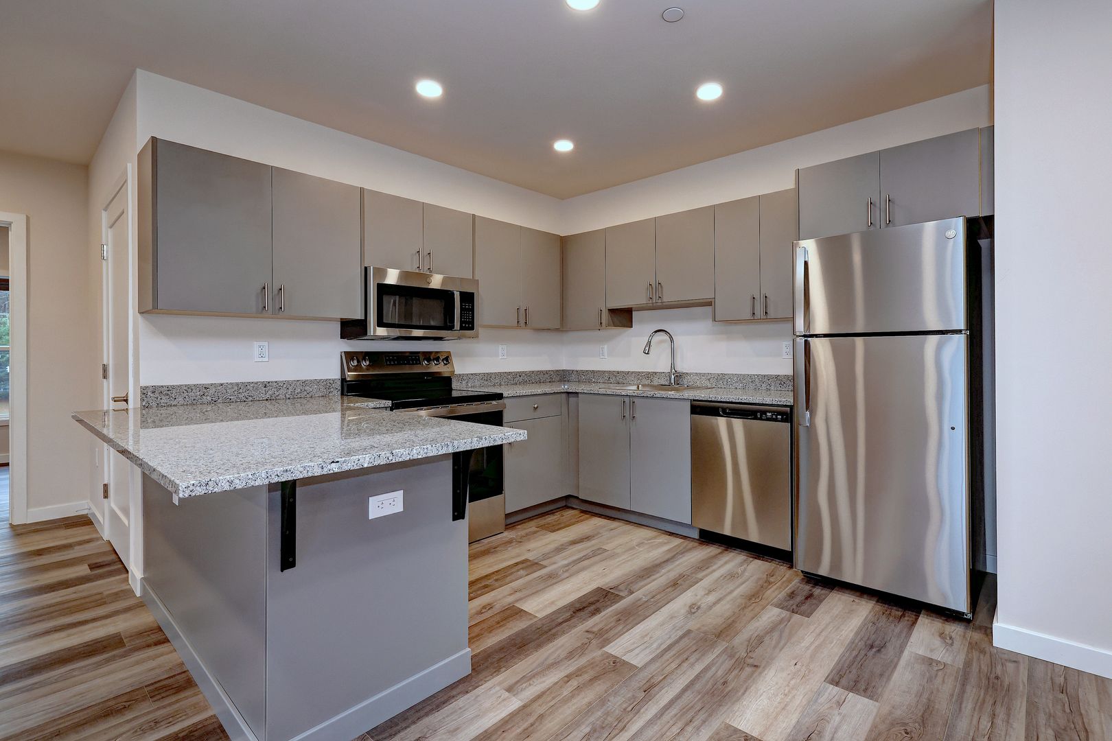 Shelton Apartment: 275 Coram Road