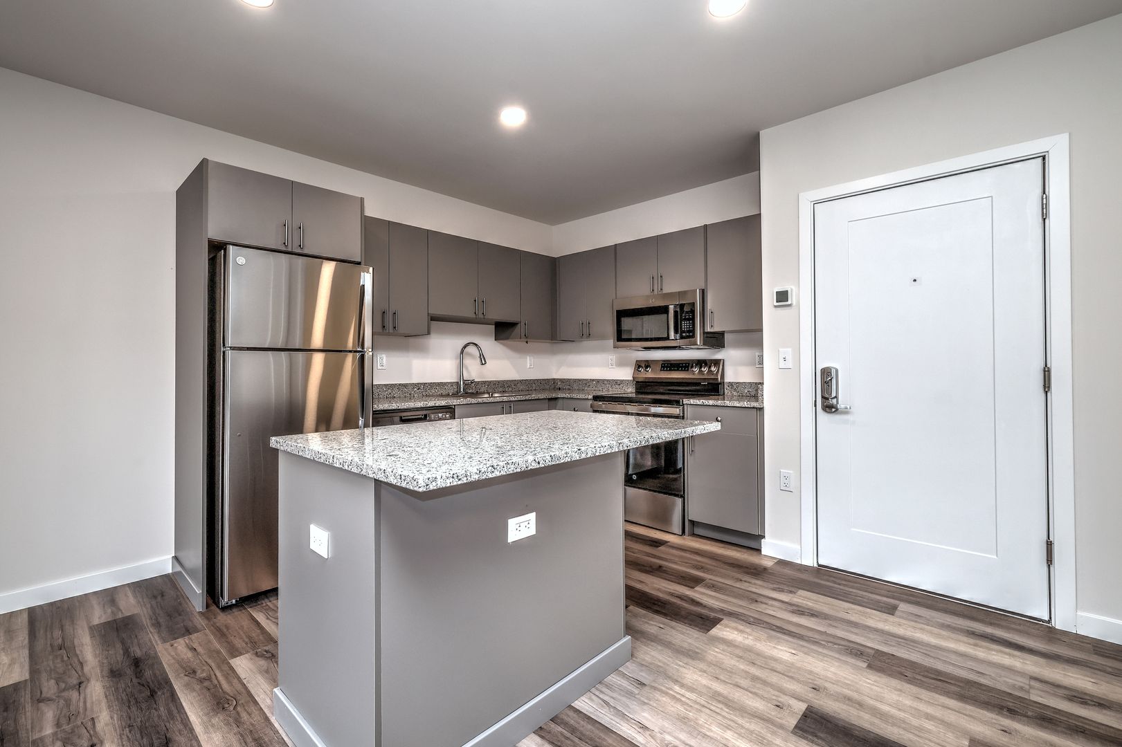 Shelton Apartment: 275 Coram Road