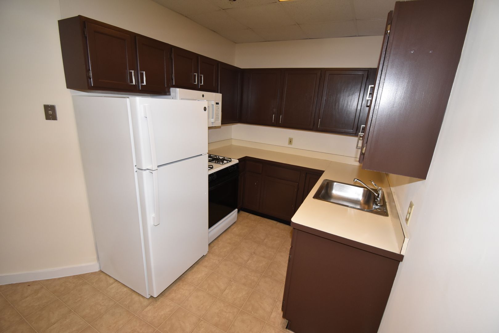 Seymour Apartment: 41 Deforest Street