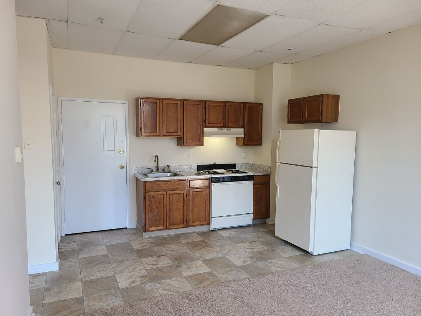 Seymour Apartment: 25 Deforest Street