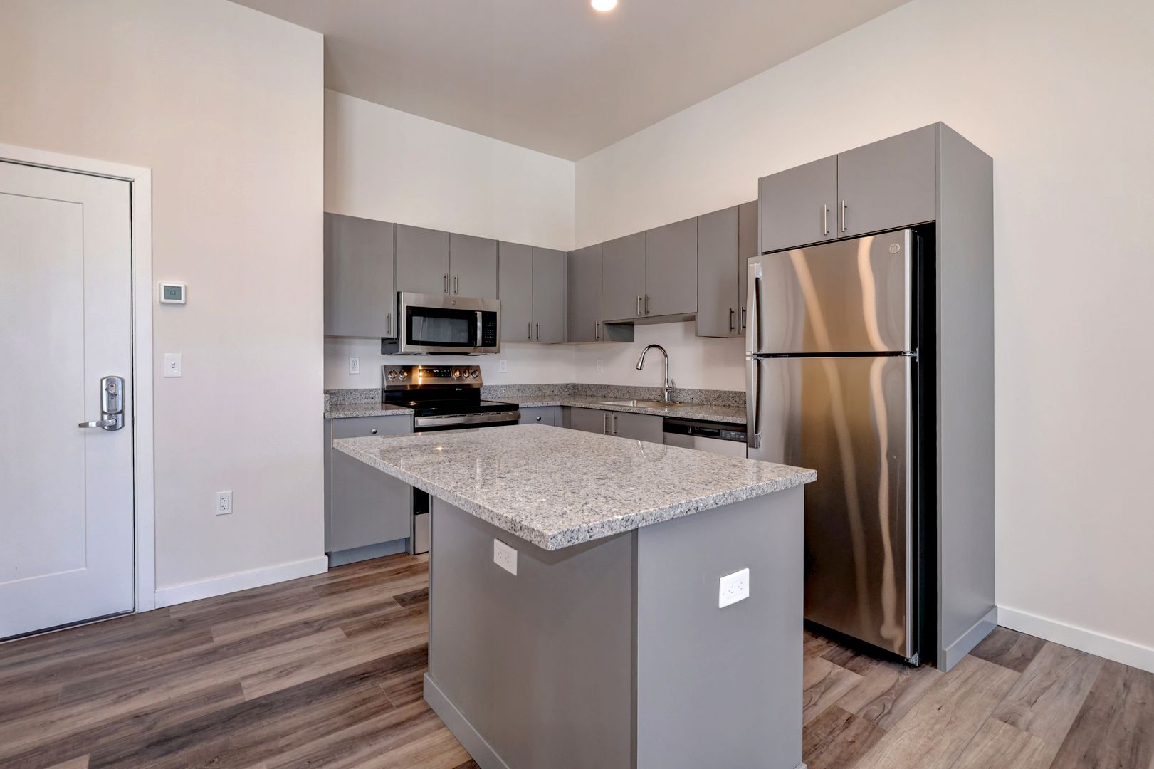 Shelton Apartment: 275 Coram Road