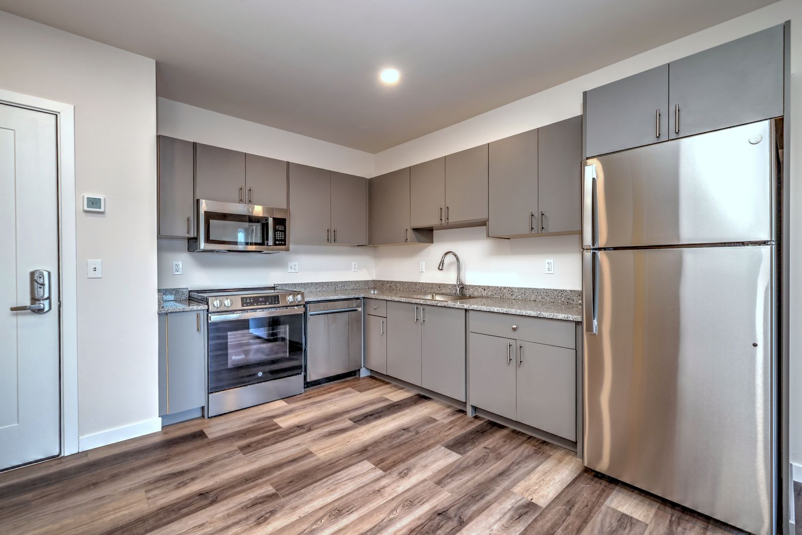 Shelton Apartment: 275 Coram Road