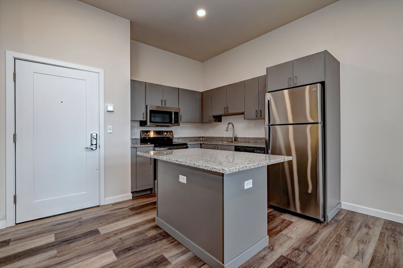 Shelton Apartment: 275 Coram Road