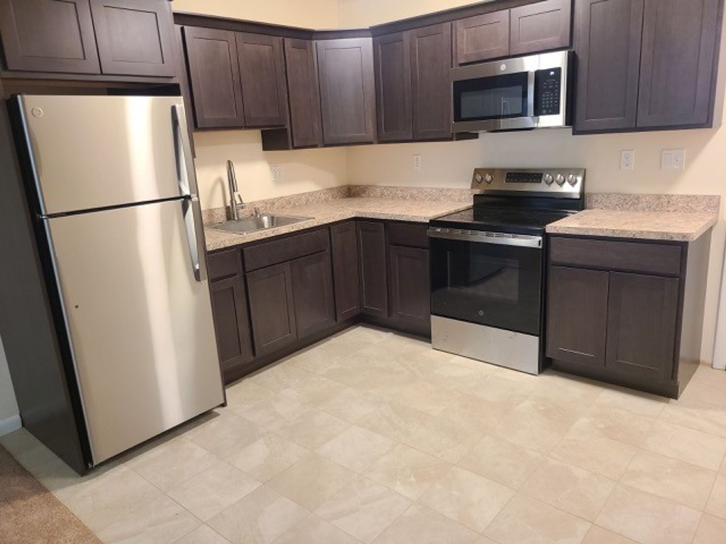 Seymour Apartment: 117 North Street