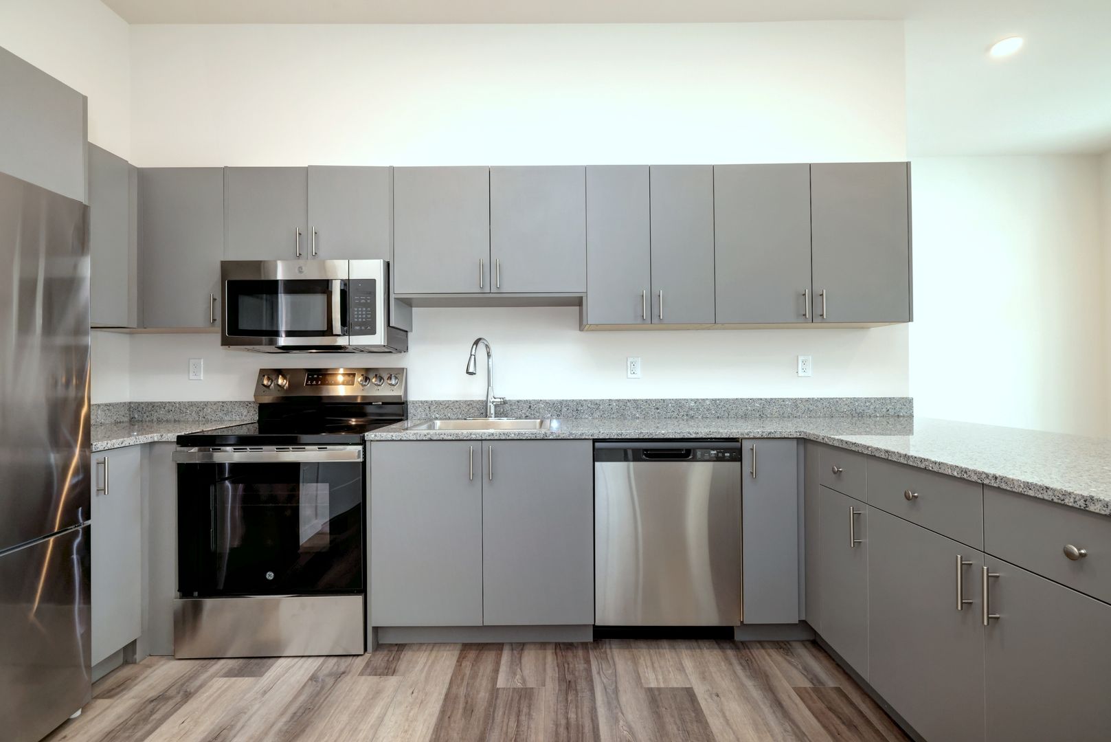 Shelton Apartment: 275 Coram Road