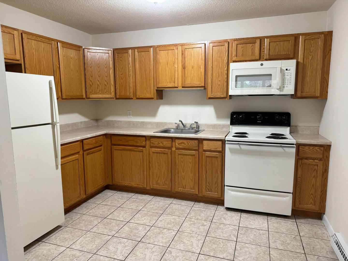 Seymour Apartment: 121 North Street