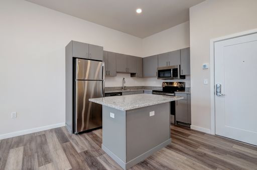 Luxurious 1 bedroom located in Shelton's newest 4 story modern style building..... – photo 1