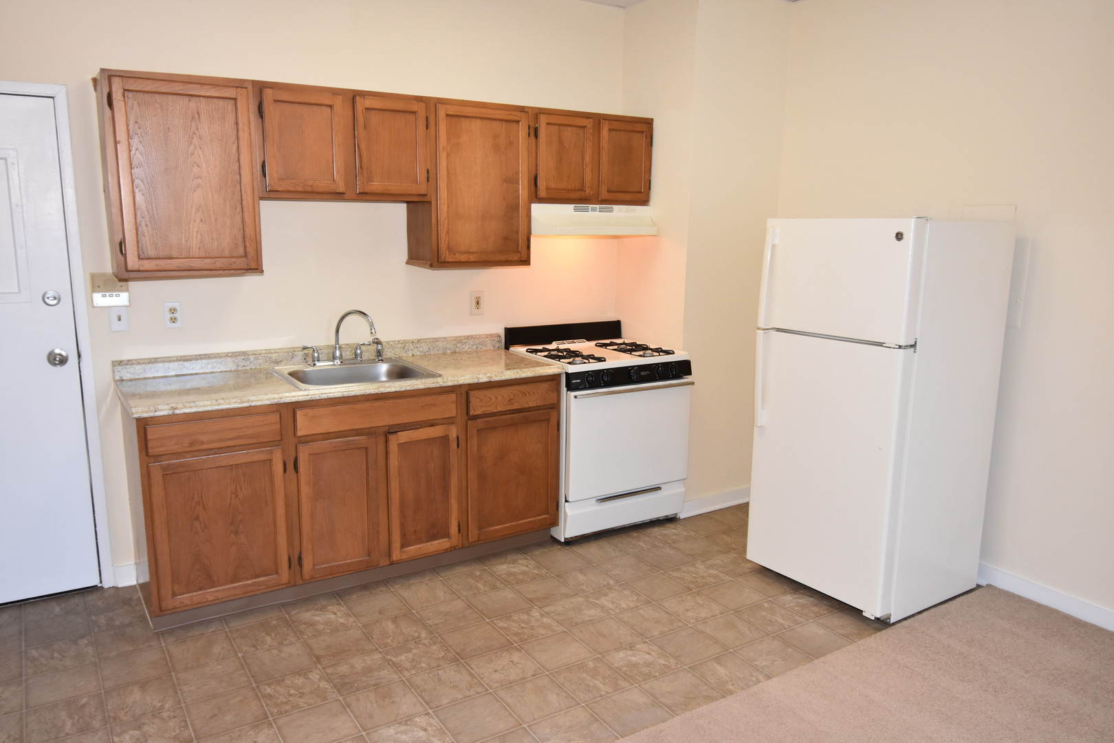 Seymour Apartment: 25 Deforest Street