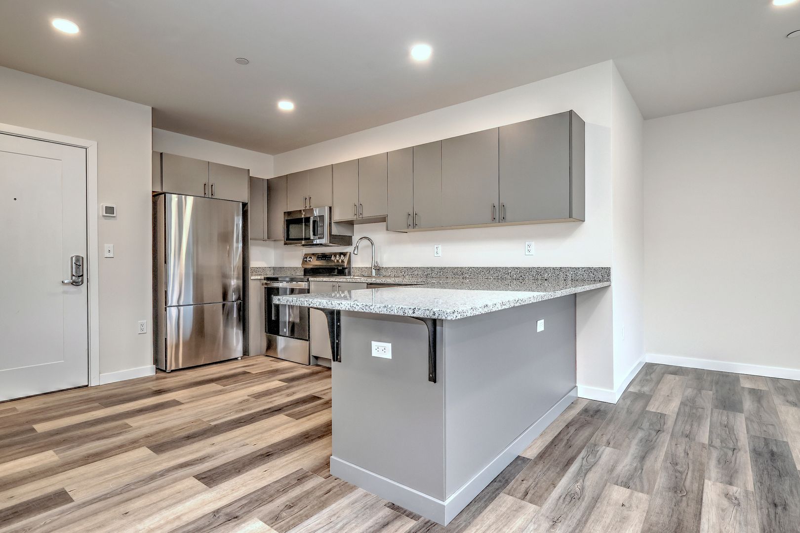 Shelton Apartment: 275 Coram Road