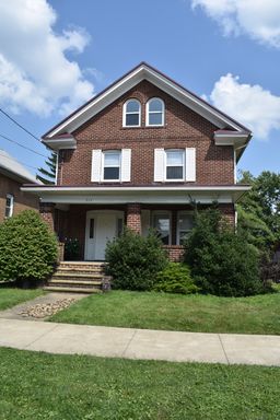 IUP 2027/2028:Great THREE bedroom FULL HOUSE close to IUP $2600/person/semester – photo 1