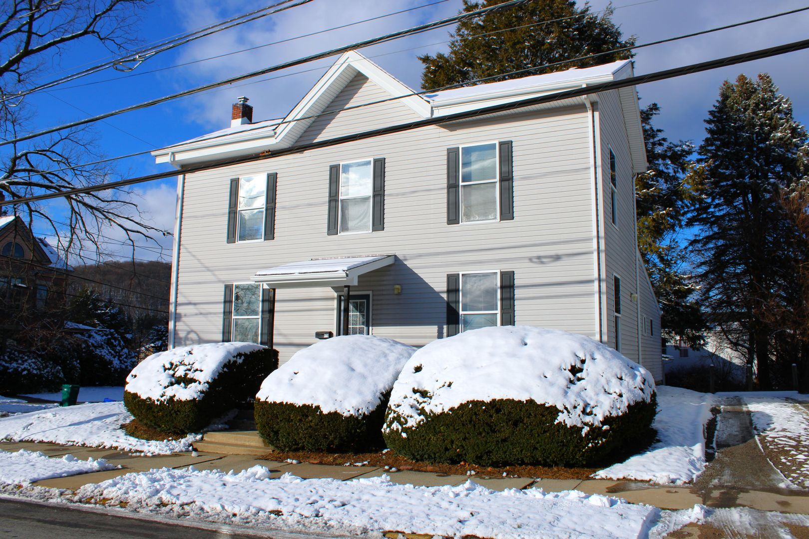 Indiana House: 975 Church St