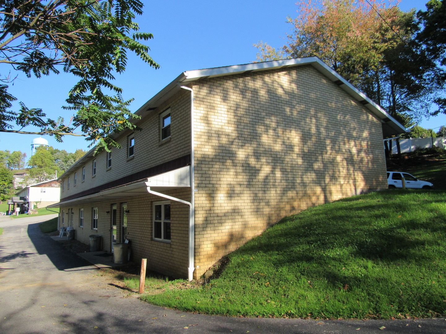 Indiana Apartment: 875 Fairview Ave.