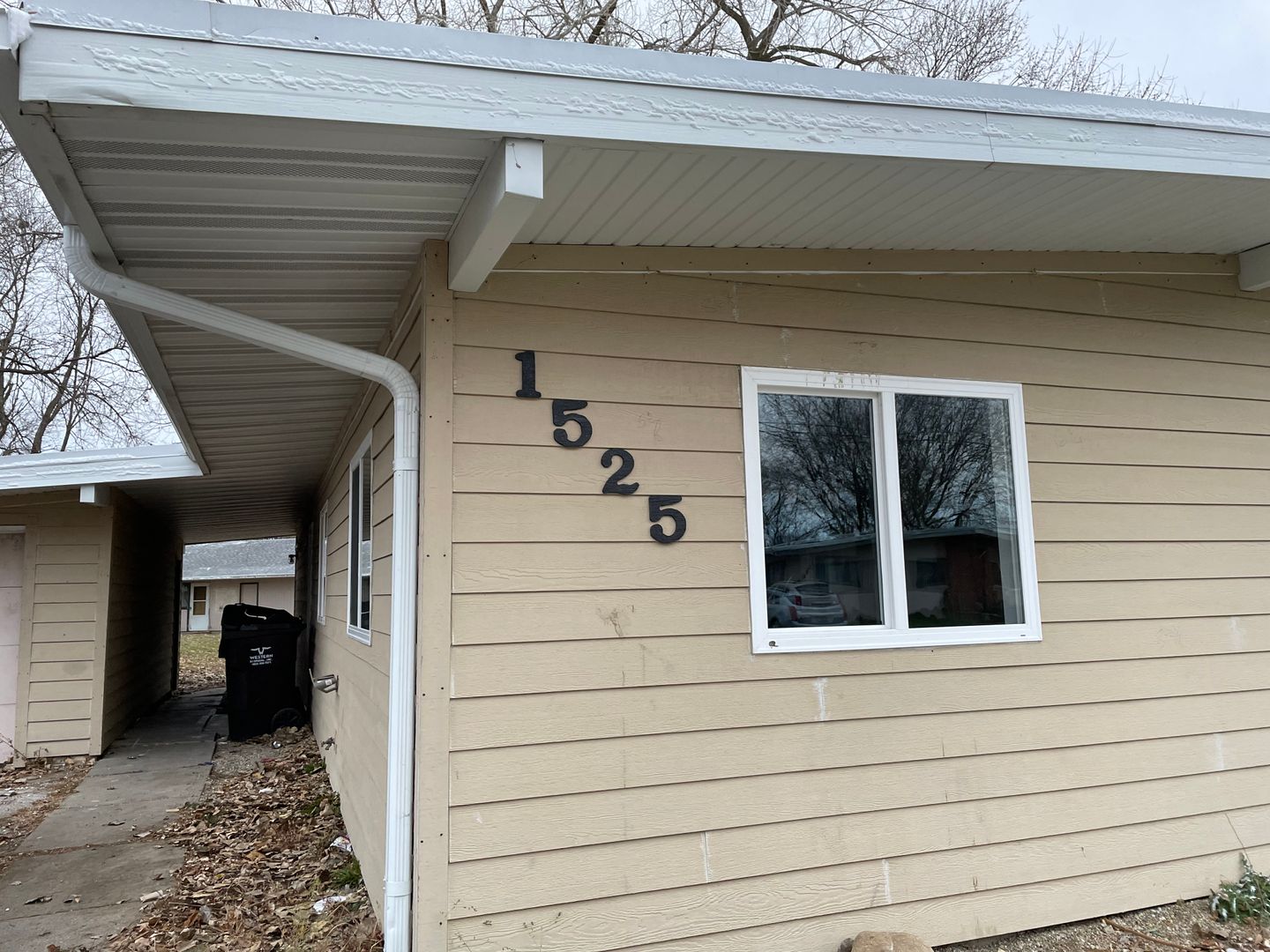 Sgt. Bluff House: 1525