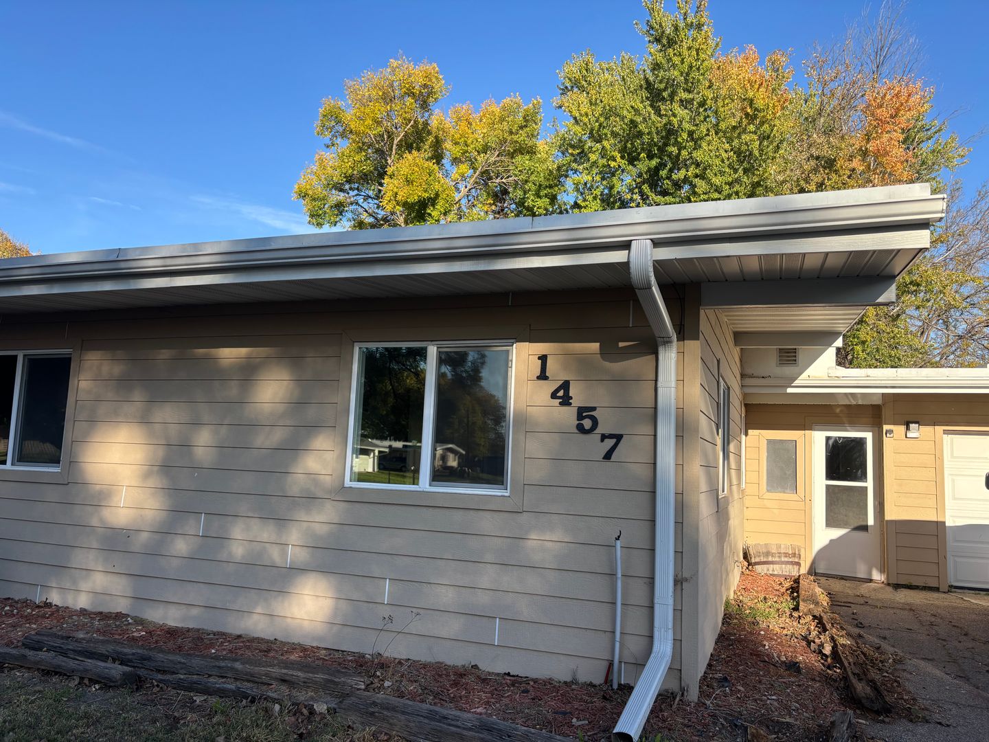 Sgt. Bluff House: 1457