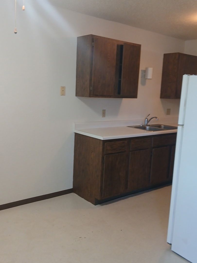 Yankton Apartment: 2500 Douglas Ave