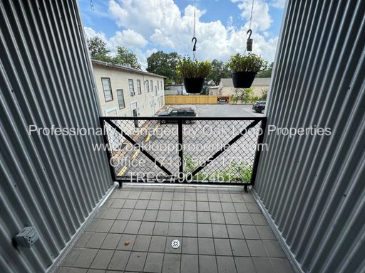Listing photo thumbnail