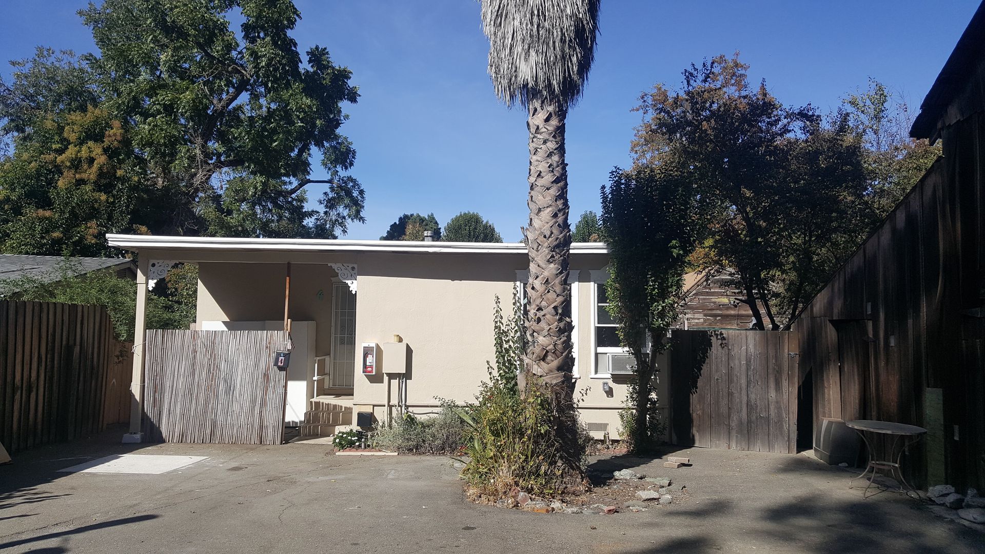 Pleasanton Apartment: 627 &  663 Rose Ave