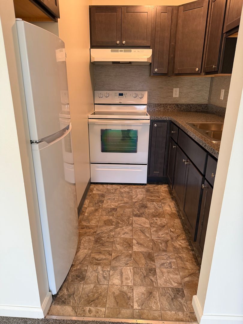 Plainfield Apartment: 125-141-145 Cemetery Road