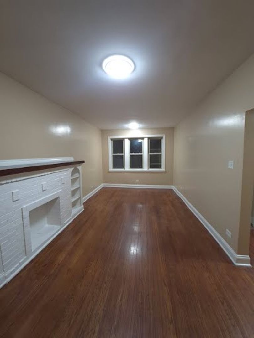 Chicago Apartment: 200 N Kenneth Ave