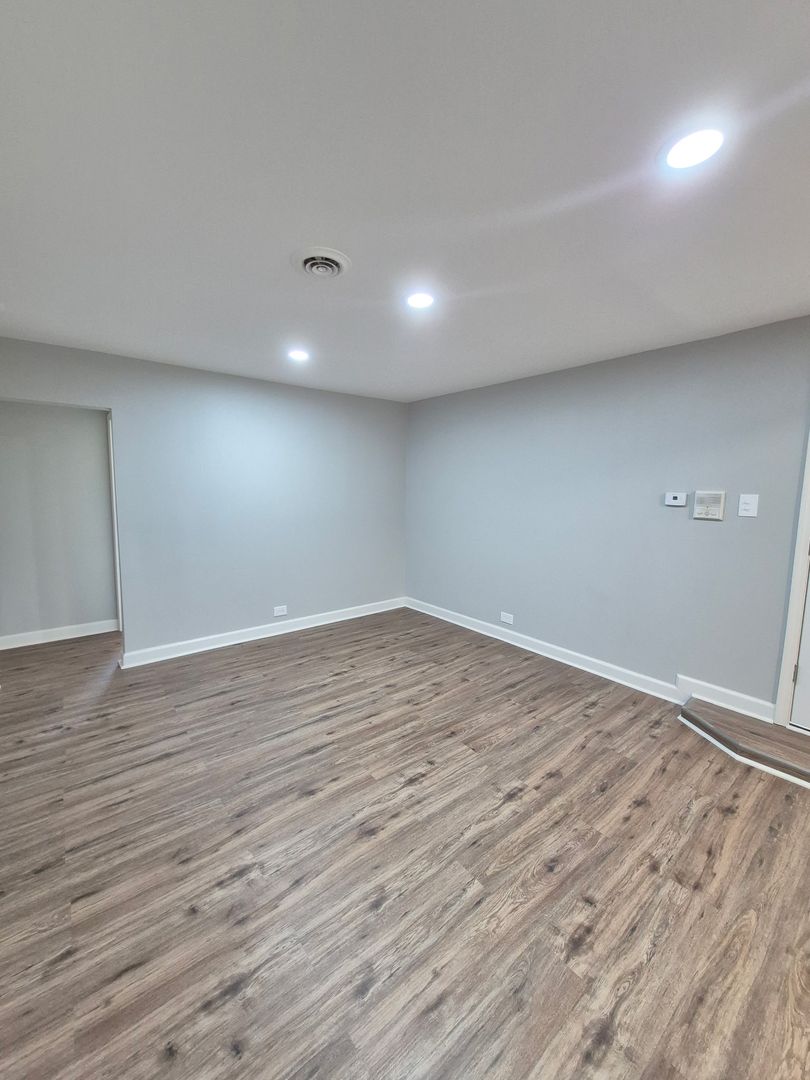 Chicago Apartment: 2815-17 W Harrison St
