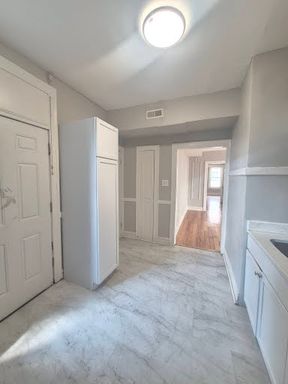 5723 W Washington, 5723-1, Chicago, IL 60644