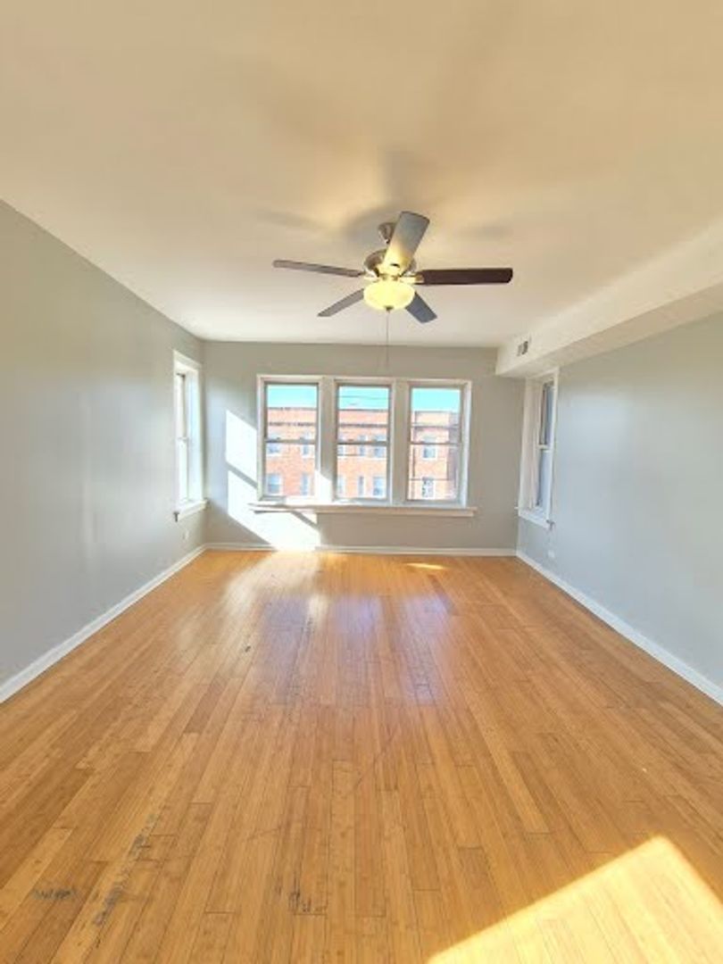 Chicago Apartment: 5735 W Washington Blvd