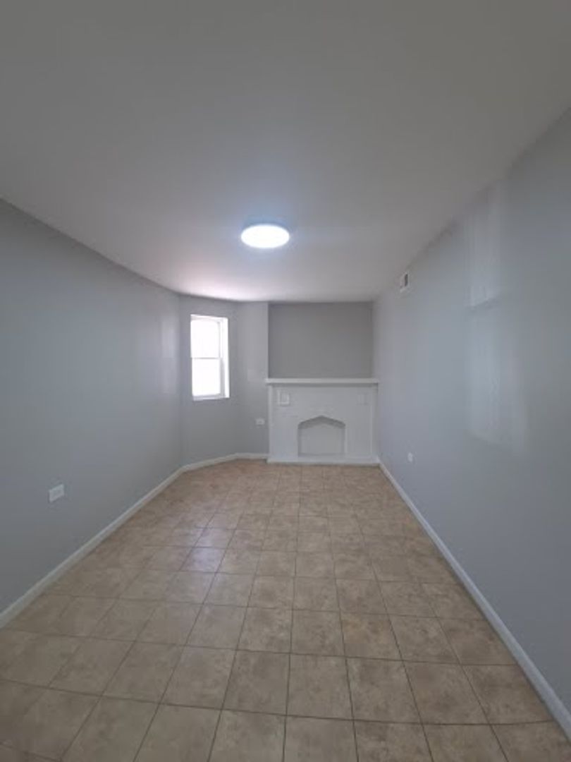 Chicago Apartment: 1250 S Karlov Ave