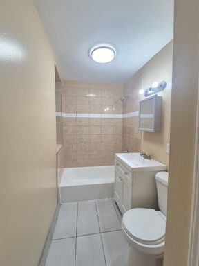 202 N Kenneth Ave, 202-2N, Chicago, IL 60624