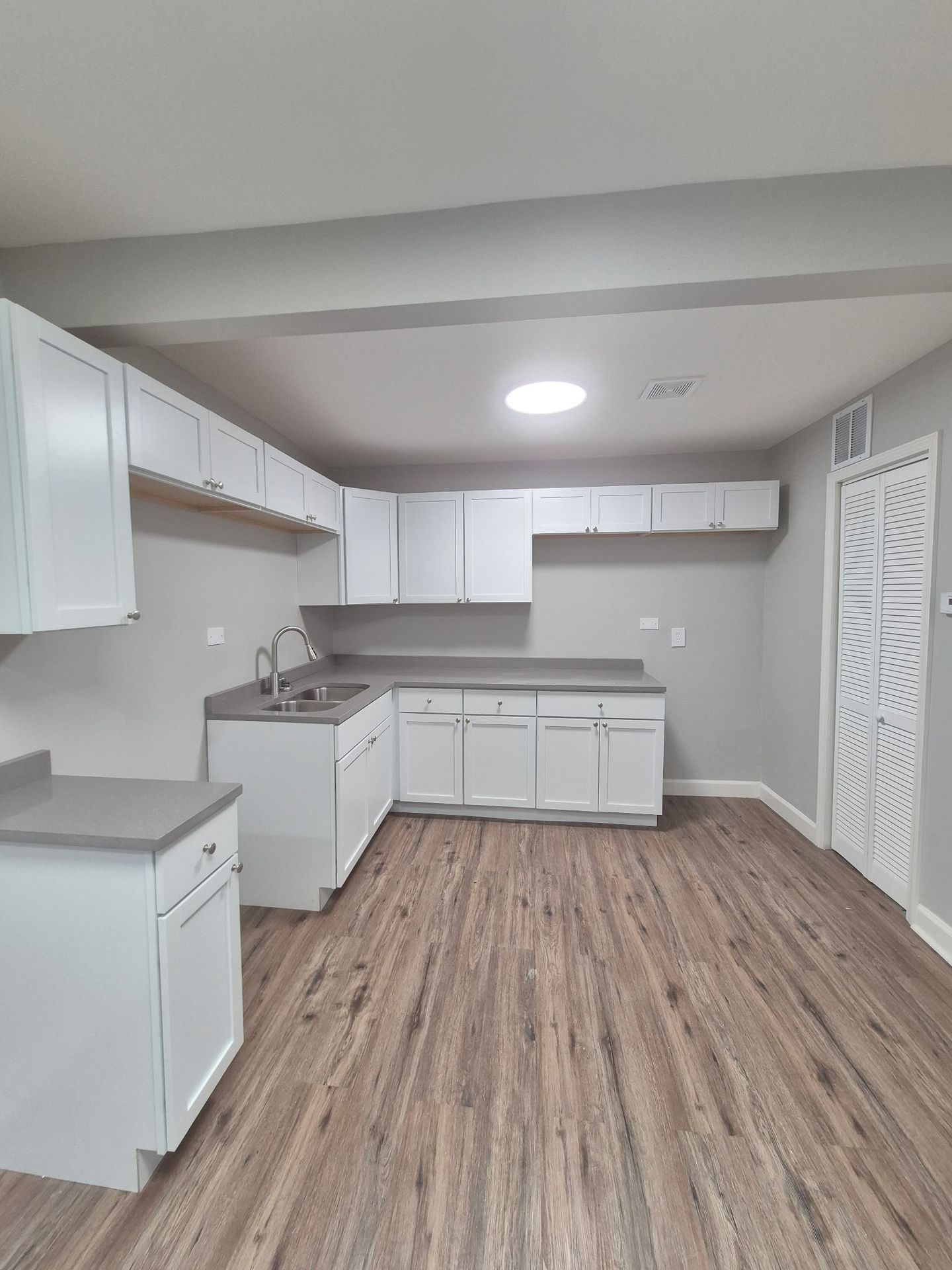 Chicago Apartment: 2815-17 W Harrison St