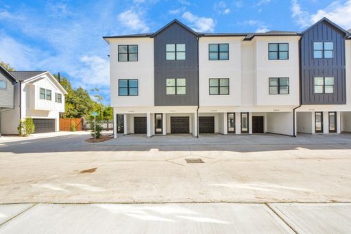 2 Bedroom Townhome – 2008 B Laverne Willow Lane, Houston, TX 77080