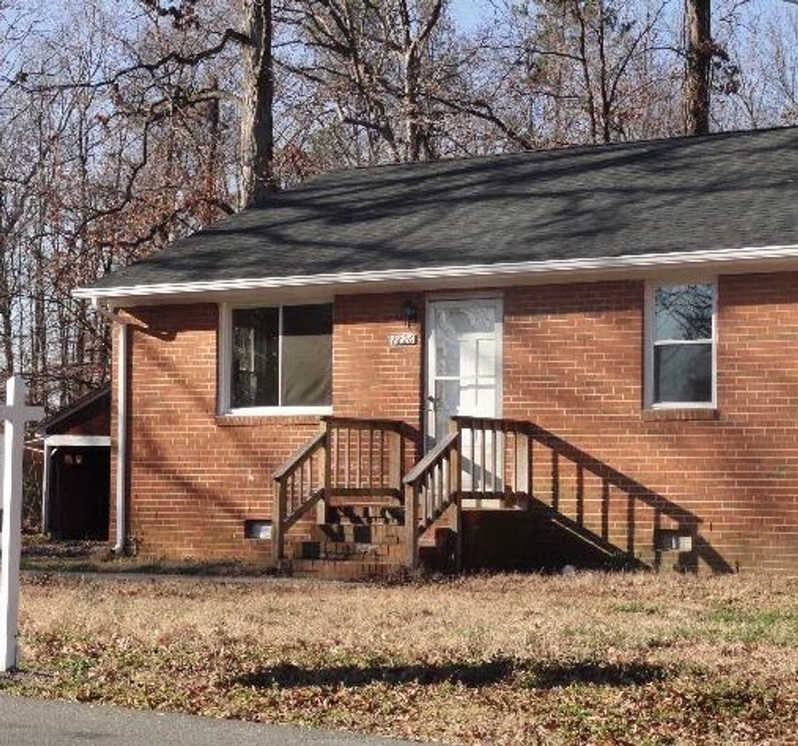 N. Chesterfield Apartment: 7826 Senate St.