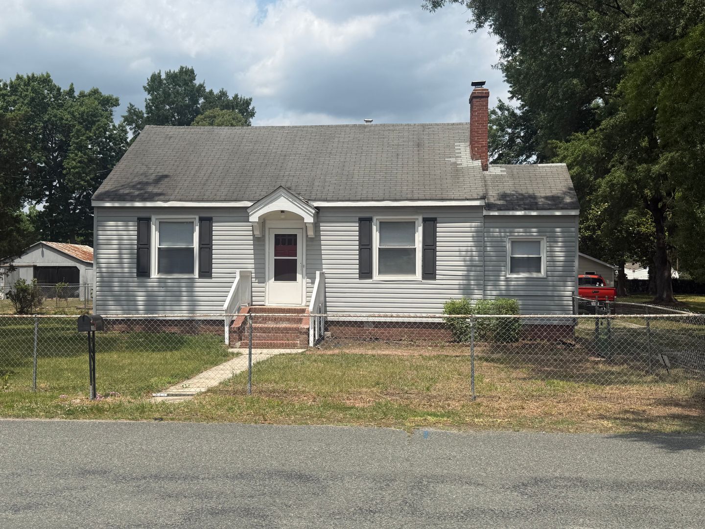 Richmond House: 1840 Powell Road