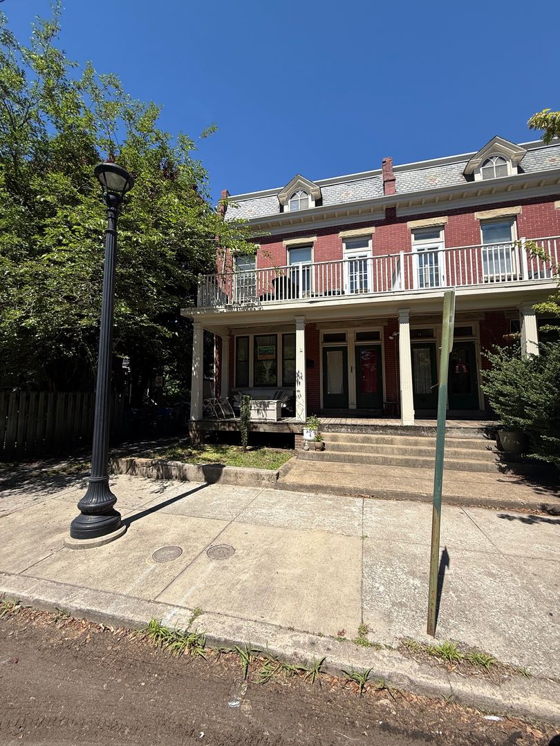 Richmond Apartment: 2 N. Mulberry